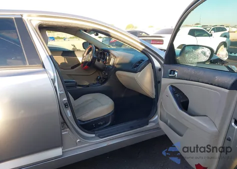 2011 Kia Optima Ex Turbo z USA, uszkodzony, nr VIN KNAGN4A68B5131853